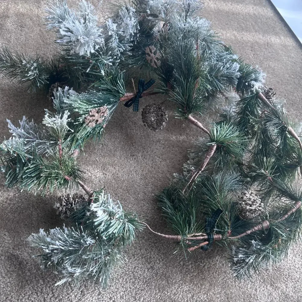 NWOT Ashland Holiday Woodland Snowflake Pinecone Snow Garland Decor
